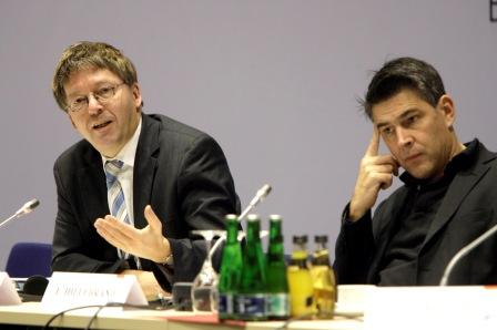 Hans-Peter Bartels, Ernst Hillebrand